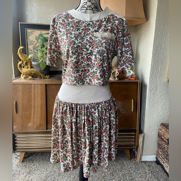 Y2K A. Byer California Floral Lace Trim Skirt in Biege and Blue Size 3